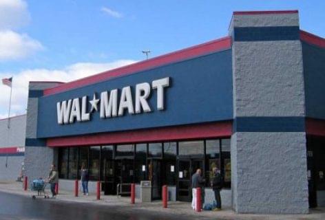 One hundred and fifty thousand casual workers are hired by Wal-Mart