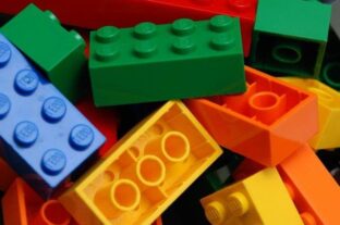 A parfüm, a LEGO-rózsa és az örökrózsa is tarol az eMAG-on a Valentin-nap előtt