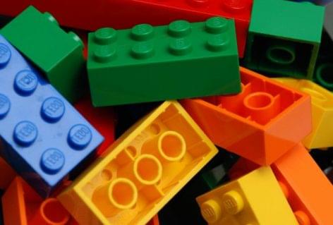 A LEGO Csoport kedvező első fél évet zárt