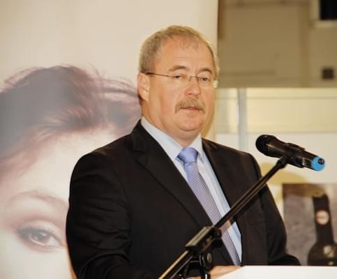 Fazekas Sándor földművelésügyi miniszter
