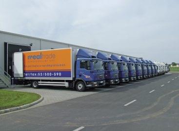 ÉKM: a főutakon emelkednek a díjak a kamionok számára – új szabályozás vidéki települések teherforgalommal szembeni védelméért