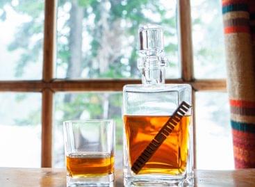 334 millió forintnyi kézműves whiskyt loptak el a Westland Distillery raktárából