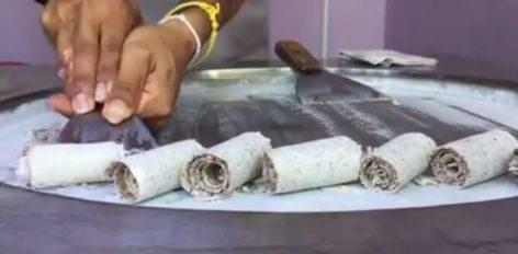 Handmade icecream “rolls” from the street – Video of the day