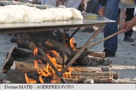 The world's largest pretzel was baked at the Medieval Festival in Segesvár
