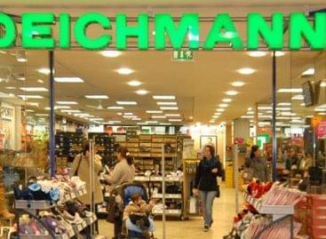 On December 24, DEICHMANN employees can also spend Christmas Eve with their families undisturbed