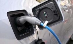 EM: megemelt keretösszeg, meghosszabbított határidő a vállalati e-autó programban