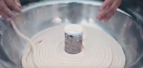 A kínai tésztakészítés ősi formája – A nap videója