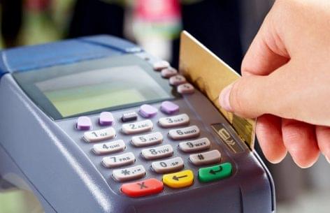 NGM: a kormány támogatásából 30 ezer bankkártya-elfogadó terminált telepítenek a vállalkozások