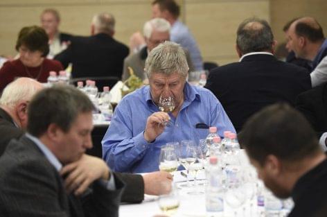 888 wines of 121 Hungarian wineries at the wine competition of CBA