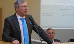 Krisán László leköszön a KAVOSZ Zrt. vezérigazgatói posztjáról