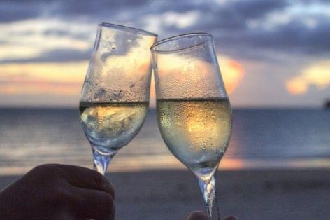 Champagne consumption stagnated last year