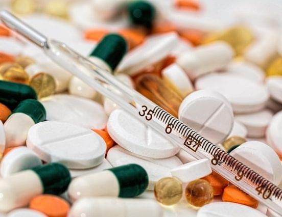 Ma lép életbe a gyógyszerekre vonatkozó önkéntes árkorlátozás