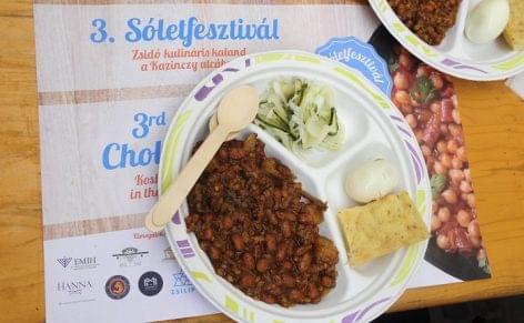 You can taste the chulent of four countries at this year’s Chulent Festival