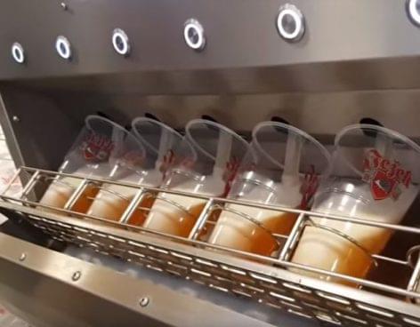 Six perfect glasses of beer in less than 10 seconds – Video of the day
