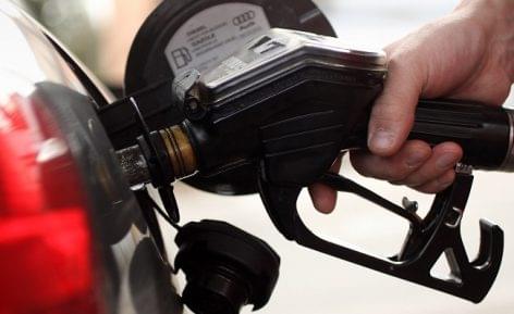 Analysts: fuel consumption pushed back retail sales in September basically