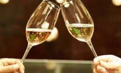 Uniós oltalom alá került az etyeki pezsgő