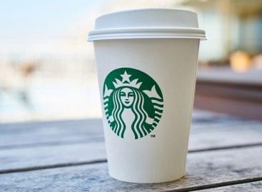 Starbucks opens its first online cafes in China