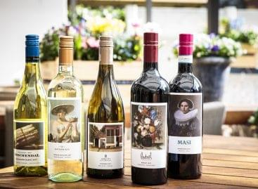 Wine and art meet at ten thousand meters high