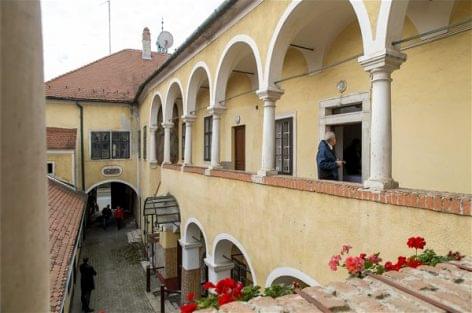 Egymilliárd forintból valósít meg turisztikai fejlesztéseket a Győri Egyházmegye