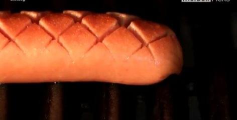 Apró ráncfelvarrás a hot dogon – A nap videója