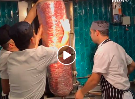 Hogy készül a döner kebab – A nap videója