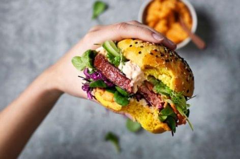 Növényi burger: a Nestlé a McDonald’s-al lépne partnerségre