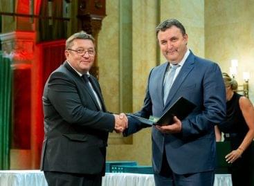Hungarian Order of Merit Knight Cross was awarded to the leaders of the Coop chain