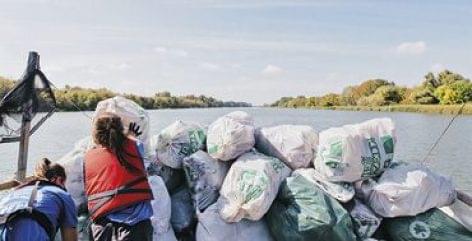 Coca-Cola for a cleaner Tisza