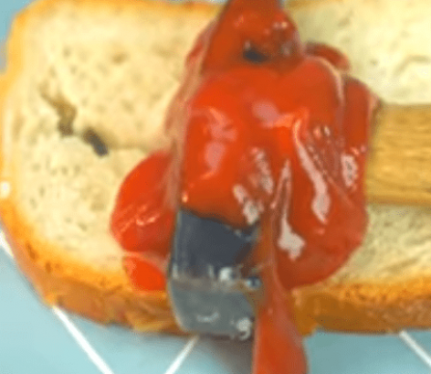 Hogy kerül a ketchup a kalapácsra – A nap videója