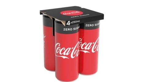 Papírcsomagolásra cseréli a Coca-Cola zsugorfóliáját Európában
