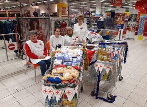 Rekordot döntött a Magyar Vöröskereszt élelmiszergyűjtése