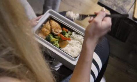 The ‘Heatbox’ Self-Heating Lunchbox Keeps Foods Tasting Fresh – Video of the day