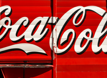 Magyarországon próbálják ki először élesben a Coca-Cola papírpalackját