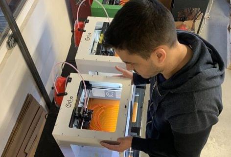 The Hungarian 3D printer is also fighting the coronavirus