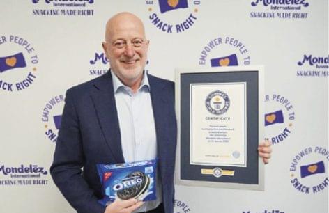 Oreo celebrates with cookie dunking world record