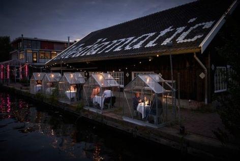 Amsterdami vírusmentes vacsora a vízparton – A nap videója