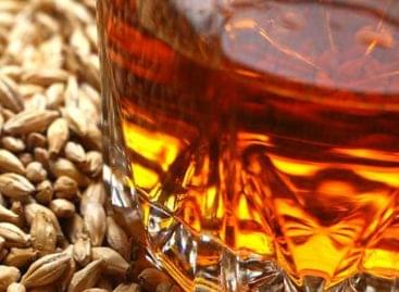 Scottish whiskey export sales fell to a ten-year low last year
