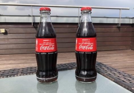 Több mint 100 000 palack ajándék üdítővel segíti a Coca-Cola, hogy újra egymásra találjanak a fogyasztók és a vendéglátóhelyek