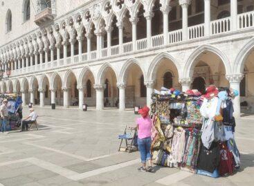 Entrance fees to the city of Venice will be charged again from April