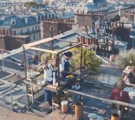 Pop-up étterem a párizsi háztetők fölött – A nap videója