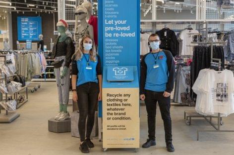 Primark rolls out clothing recycling scheme across UK stores