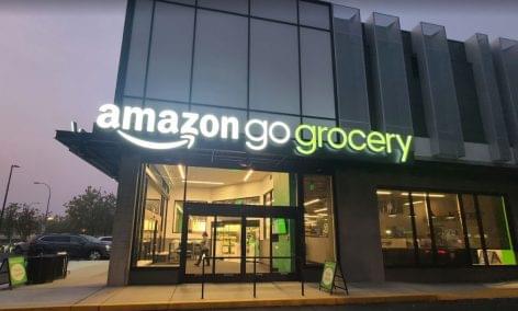 Amazon opens its forst almost robot-based store in Europe