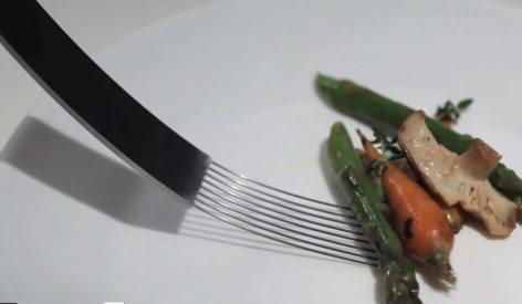 Flexible fork and other ultra-modern tableware – Video of the day