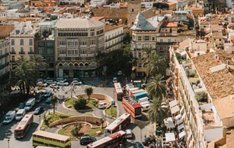 Valenciában bezárják a vendéglátóhelyeket két hétre
