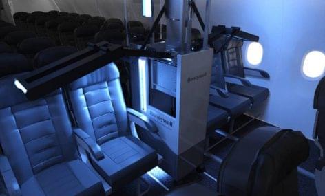 Repülőgépfedélzet tisztítása UV-lámpával VIDEÓ
