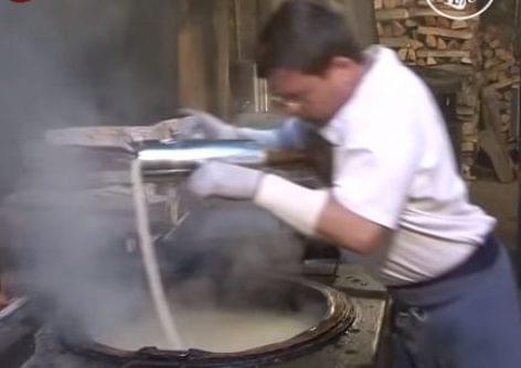 Making authentic churros in Spain – Video of the day