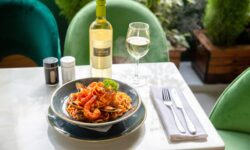 KSH: októberben a vendégek száma 11, a vendégéjszakáké 10 százalékkal meghaladta az egy évvel korábbit