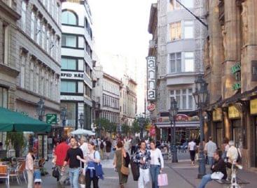 Shopping streets will focus on domestic customers