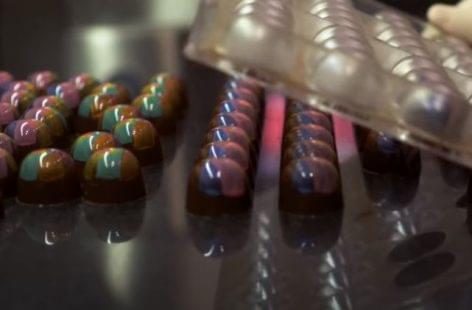 Bonbons Almost Too Beautiful to Eat – Video of the day