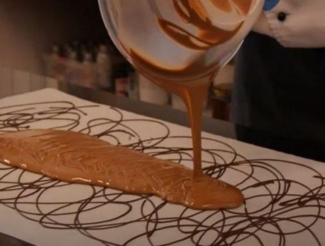 (HU) A nagyon kézműves csokoládék boltja – A nap videója